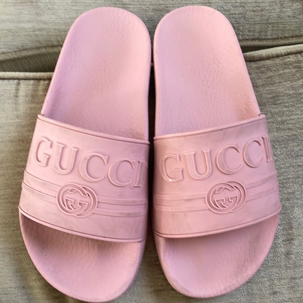 Gucci pink slippers